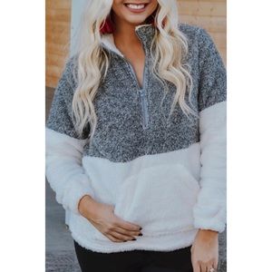 ✨SOLD✨Charcoal White Zip Neck Fluffy Pullover